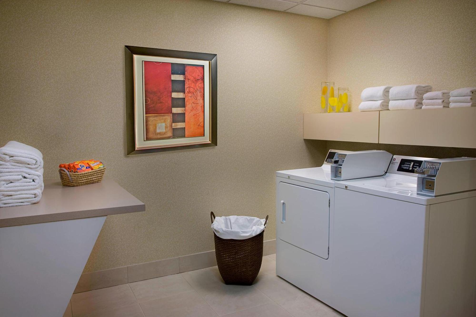Courtyard By Marriott Toronto Brampton Hotel Ngoại thất bức ảnh