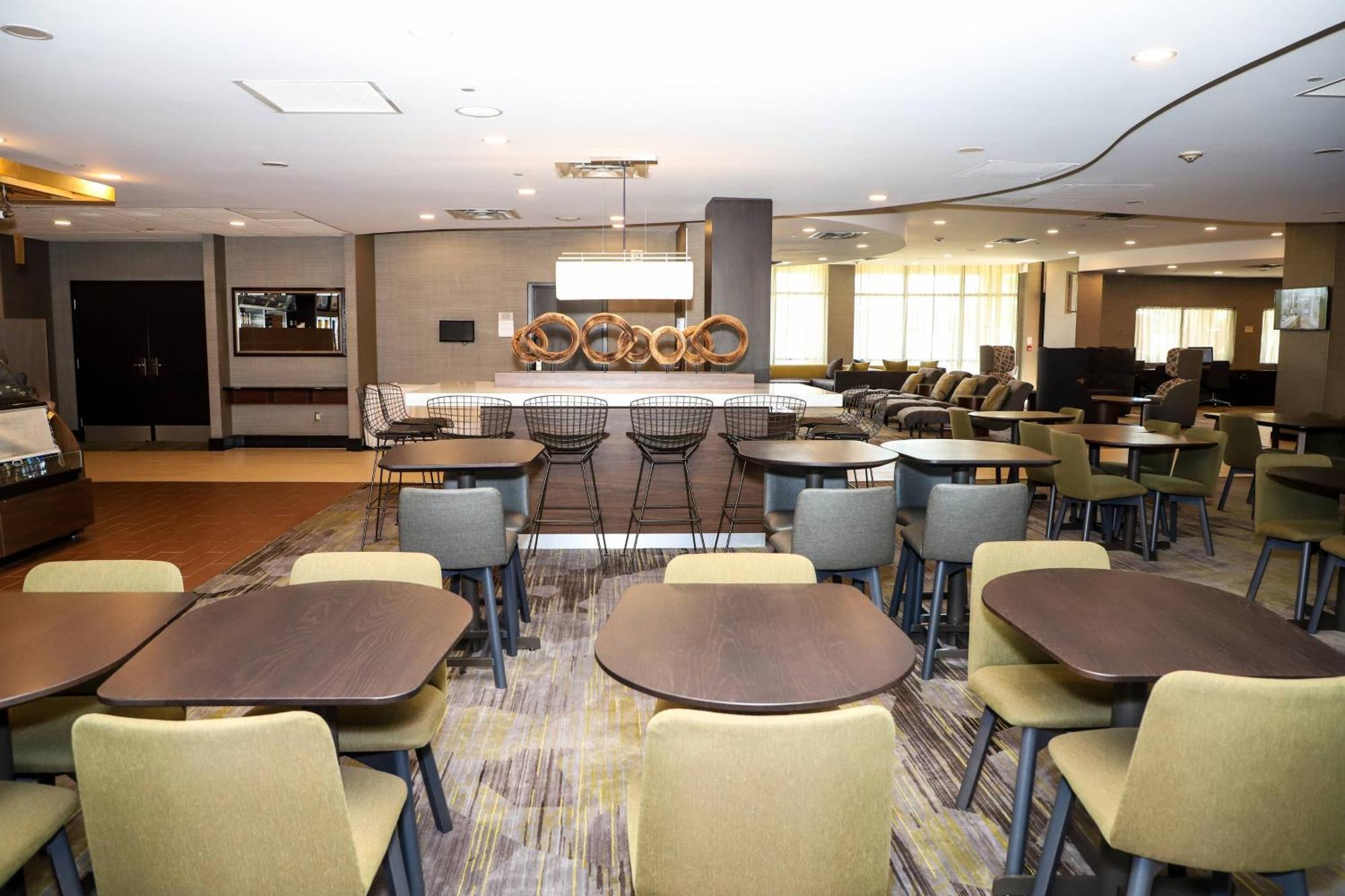Courtyard By Marriott Toronto Brampton Hotel Ngoại thất bức ảnh