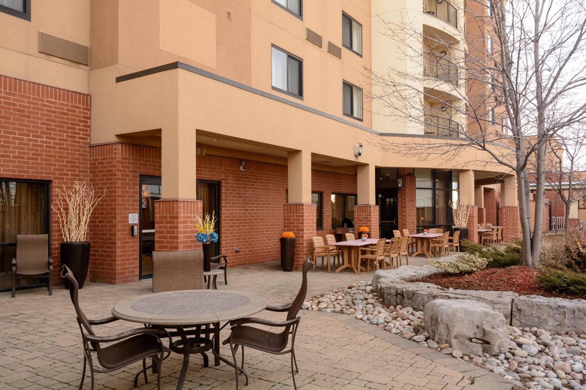 Courtyard By Marriott Toronto Brampton Hotel Ngoại thất bức ảnh