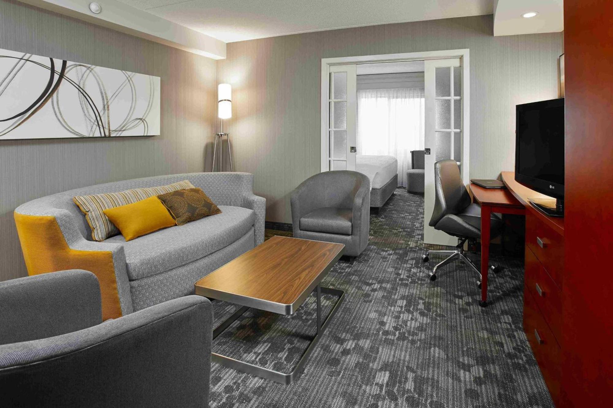 Courtyard By Marriott Toronto Brampton Hotel Ngoại thất bức ảnh