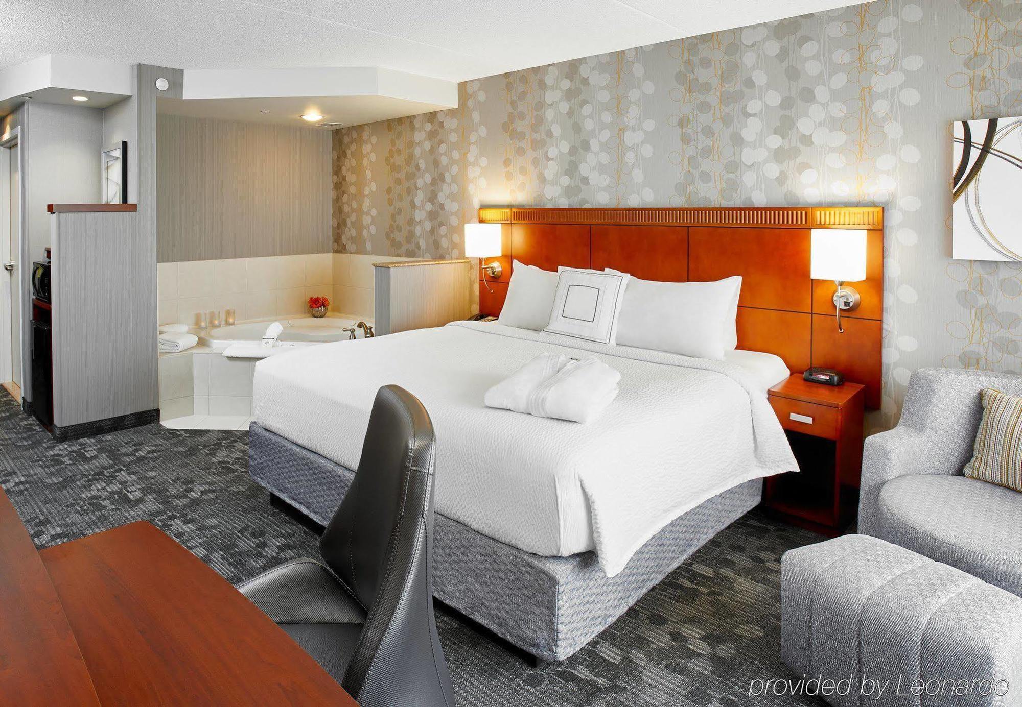 Courtyard By Marriott Toronto Brampton Hotel Ngoại thất bức ảnh